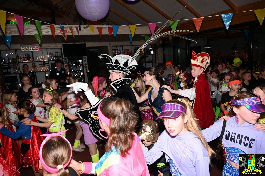 ../Images/Jeugddisco Glow in the Dark 039.jpg